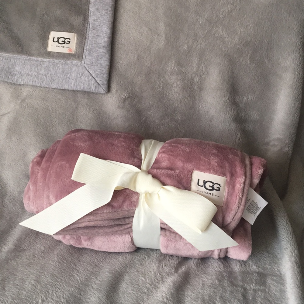 UGG DUFFIELD THROW BLANKET (PINK DAWN)